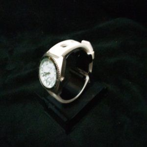 Pre-Loved GNW Silver Tone Unisex Watch